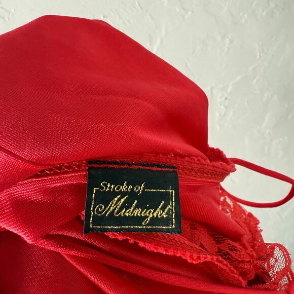 Vintage Stroke of Midnight Lingerie Women’s Nightgown Nylon S Lace Hi Low I3-15 - Picture 8 of 9